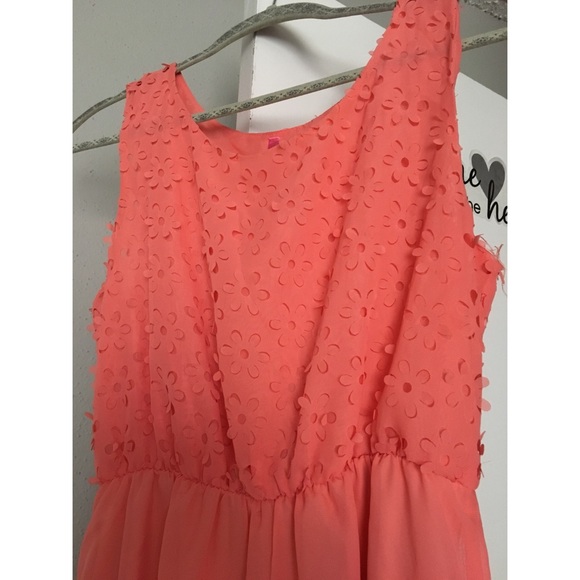 Coral dress - Picture 2 of 2